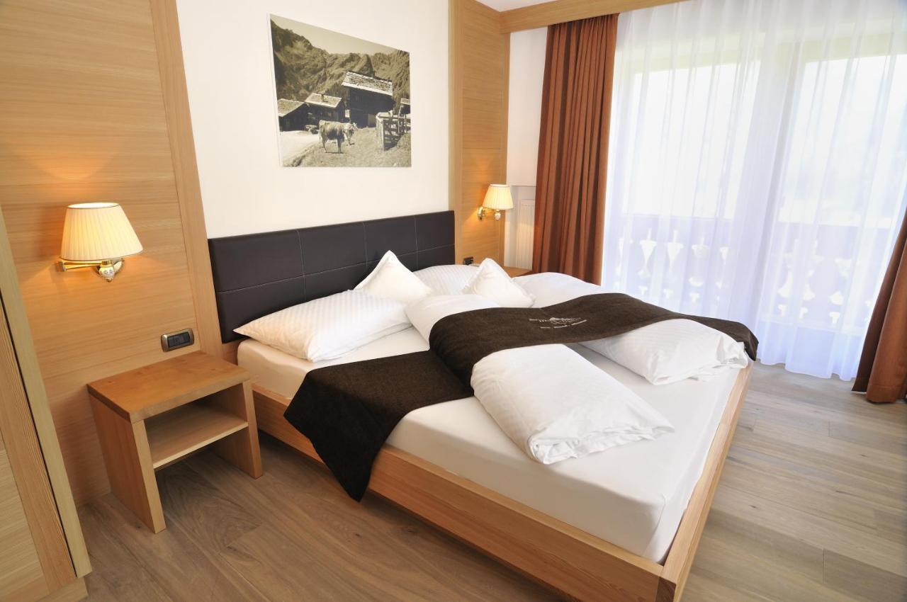 Hotel Chalet Dlaces Selva di Val Gardena Ruang foto
