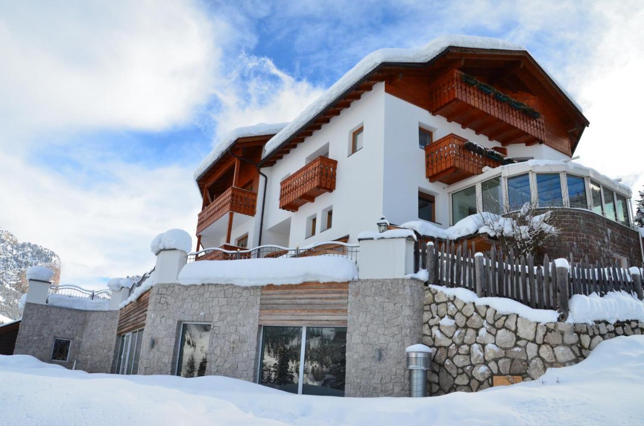Hotel Chalet Dlaces Selva di Val Gardena Bagian luar foto