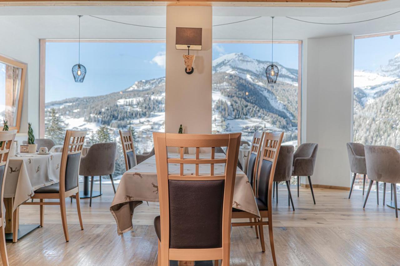 Hotel Chalet Dlaces Selva di Val Gardena Bagian luar foto