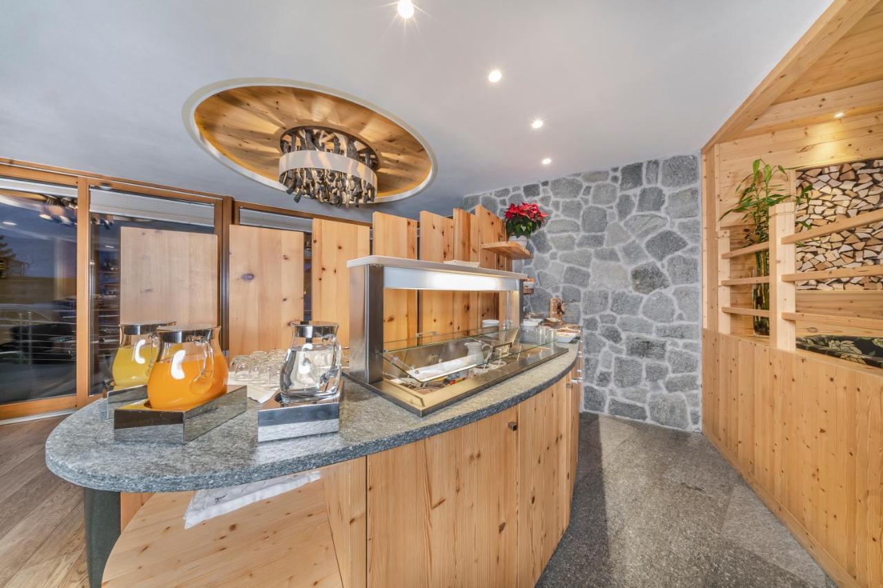 Hotel Chalet Dlaces Selva di Val Gardena Bagian luar foto