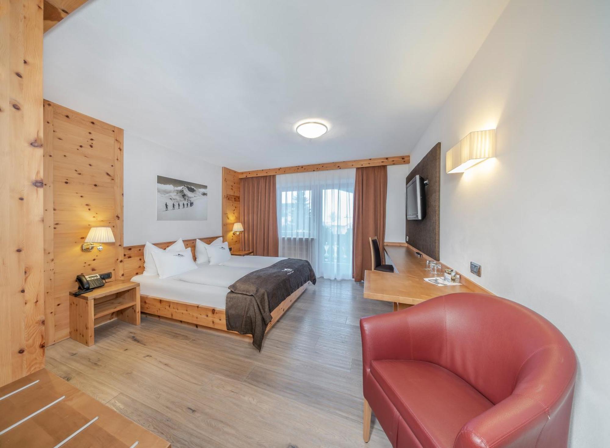 Hotel Chalet Dlaces Selva di Val Gardena Bagian luar foto